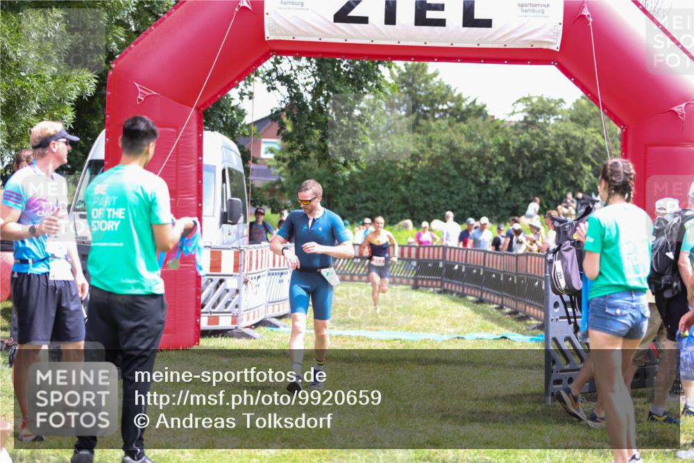 21.06.2026 - 29. Vierlanden-Triathlon Andreas Tolksdorf http://msf.ph/oto/9920659 21.06.2026 13:17:45 Ziel 253, 696, 744 meine-sportfotos.de