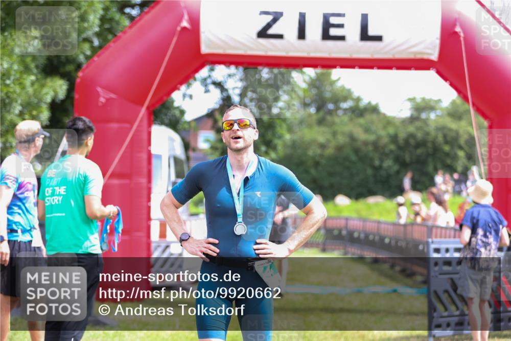 21.06.2026 - 29. Vierlanden-Triathlon Andreas Tolksdorf http://msf.ph/oto/9920662 21.06.2026 13:17:54 Ziel 50, 696 meine-sportfotos.de