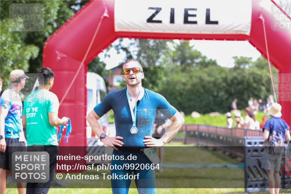 21.06.2026 - 29. Vierlanden-Triathlon Andreas Tolksdorf http://msf.ph/oto/9920664 21.06.2026 13:17:54 Ziel 50, 696 meine-sportfotos.de