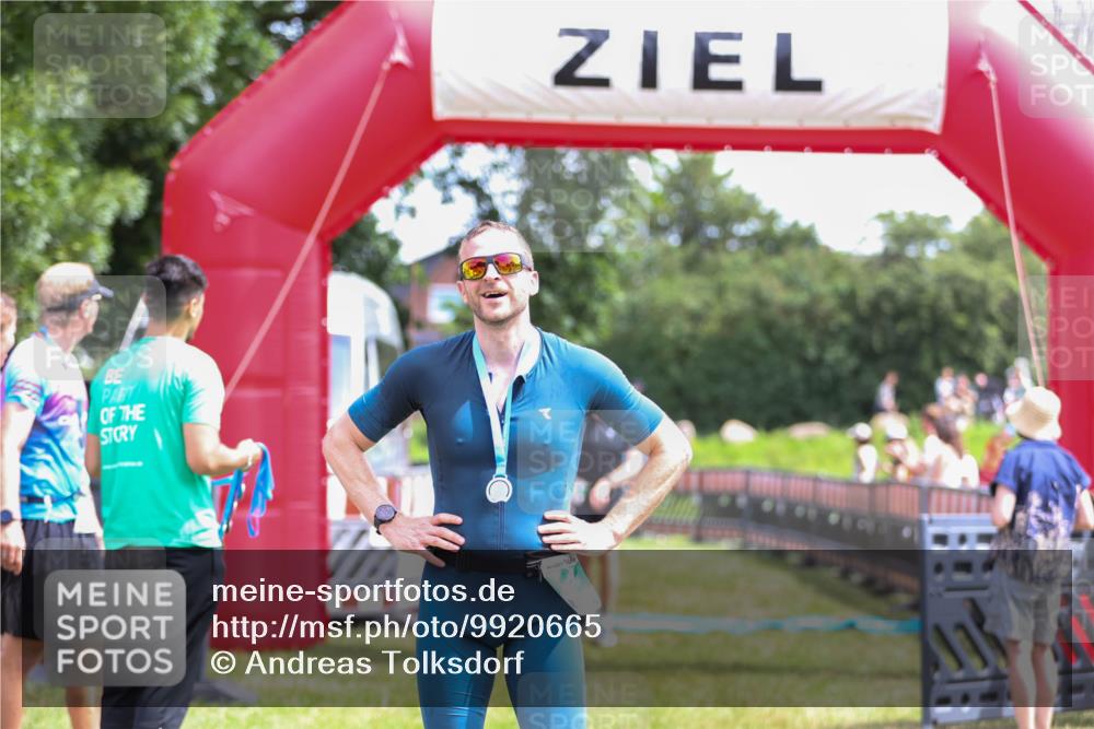 21.06.2026 - 29. Vierlanden-Triathlon Andreas Tolksdorf http://msf.ph/oto/9920665 21.06.2026 13:17:54 Ziel 50, 696 meine-sportfotos.de