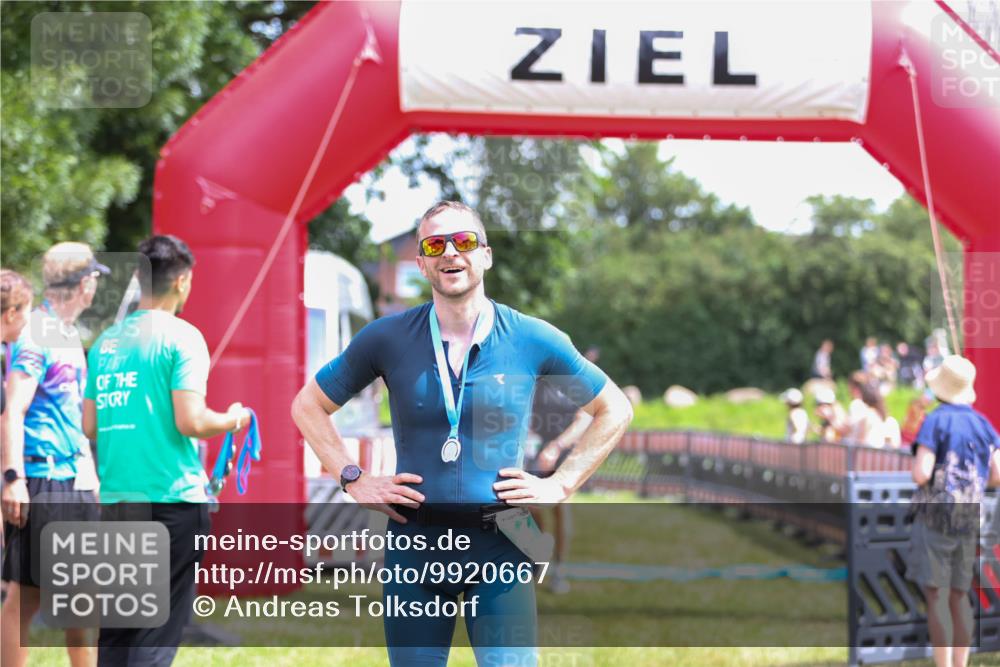 21.06.2026 - 29. Vierlanden-Triathlon Andreas Tolksdorf http://msf.ph/oto/9920667 21.06.2026 13:17:54 Ziel 50, 696 meine-sportfotos.de
