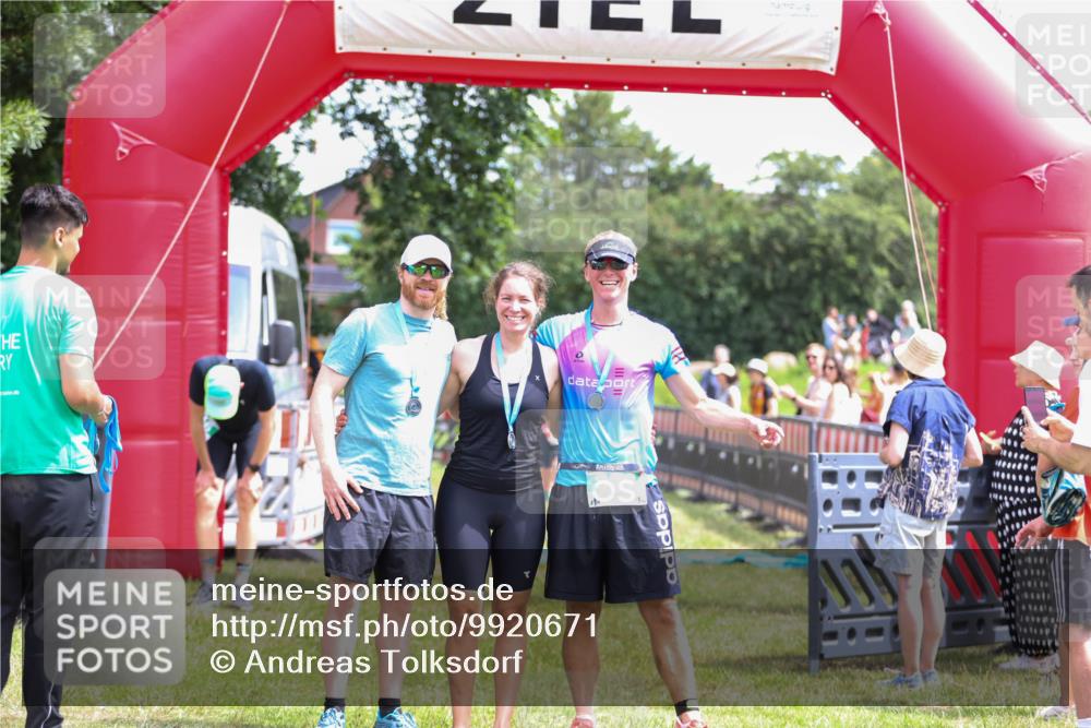 21.06.2026 - 29. Vierlanden-Triathlon Andreas Tolksdorf http://msf.ph/oto/9920671 21.06.2026 13:18:01 Ziel 50, 659 meine-sportfotos.de