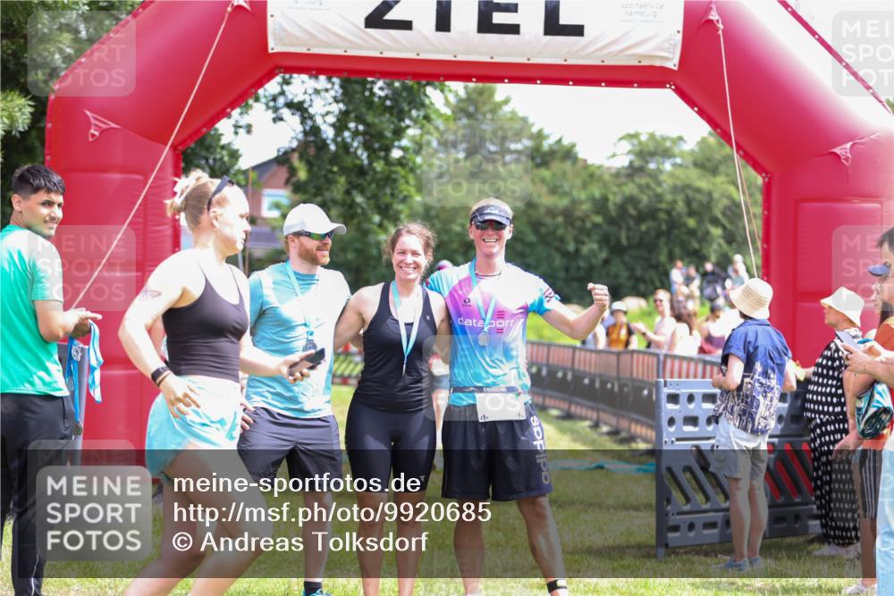 21.06.2026 - 29. Vierlanden-Triathlon Andreas Tolksdorf http://msf.ph/oto/9920685 21.06.2026 13:18:01 Ziel 50, 659 meine-sportfotos.de