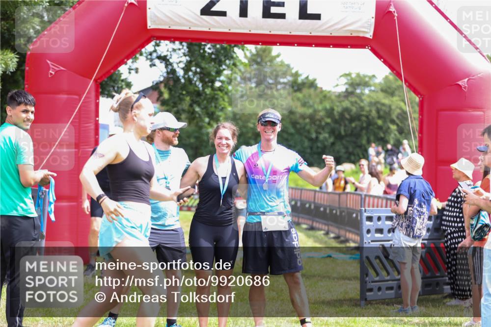 21.06.2026 - 29. Vierlanden-Triathlon Andreas Tolksdorf http://msf.ph/oto/9920686 21.06.2026 13:18:01 Ziel 50, 659 meine-sportfotos.de