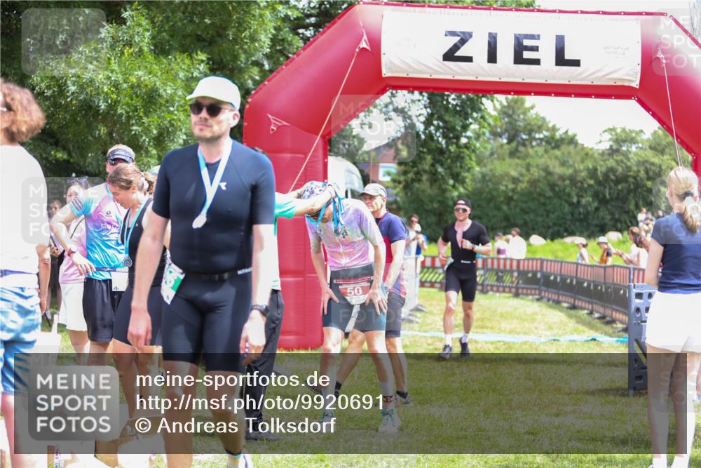 21.06.2026 - 29. Vierlanden-Triathlon Andreas Tolksdorf http://msf.ph/oto/9920691 21.06.2026 13:18:12 Ziel 659, 742, 798 meine-sportfotos.de