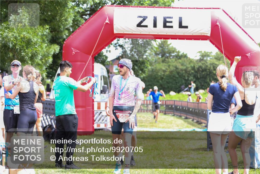 21.06.2026 - 29. Vierlanden-Triathlon Andreas Tolksdorf http://msf.ph/oto/9920705 21.06.2026 13:18:15 Ziel 659, 742, 798 meine-sportfotos.de
