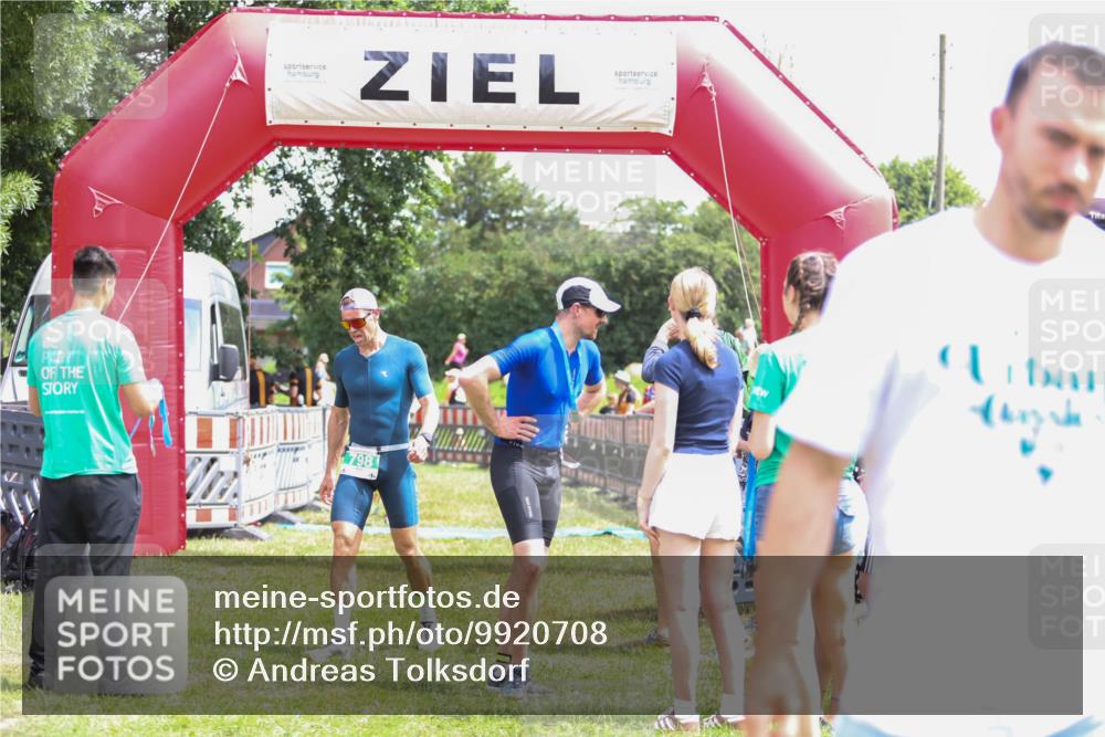 21.06.2026 - 29. Vierlanden-Triathlon Andreas Tolksdorf http://msf.ph/oto/9920708 21.06.2026 13:18:27 Ziel 715, 773, 798 meine-sportfotos.de