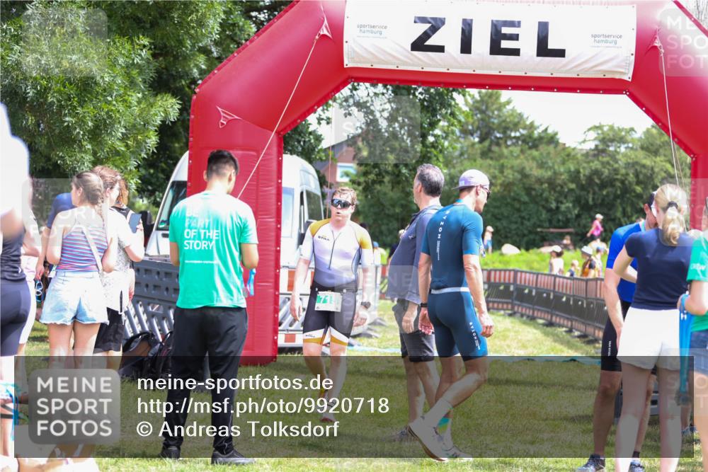 21.06.2026 - 29. Vierlanden-Triathlon Andreas Tolksdorf http://msf.ph/oto/9920718 21.06.2026 13:18:32 Ziel 715, 773 meine-sportfotos.de