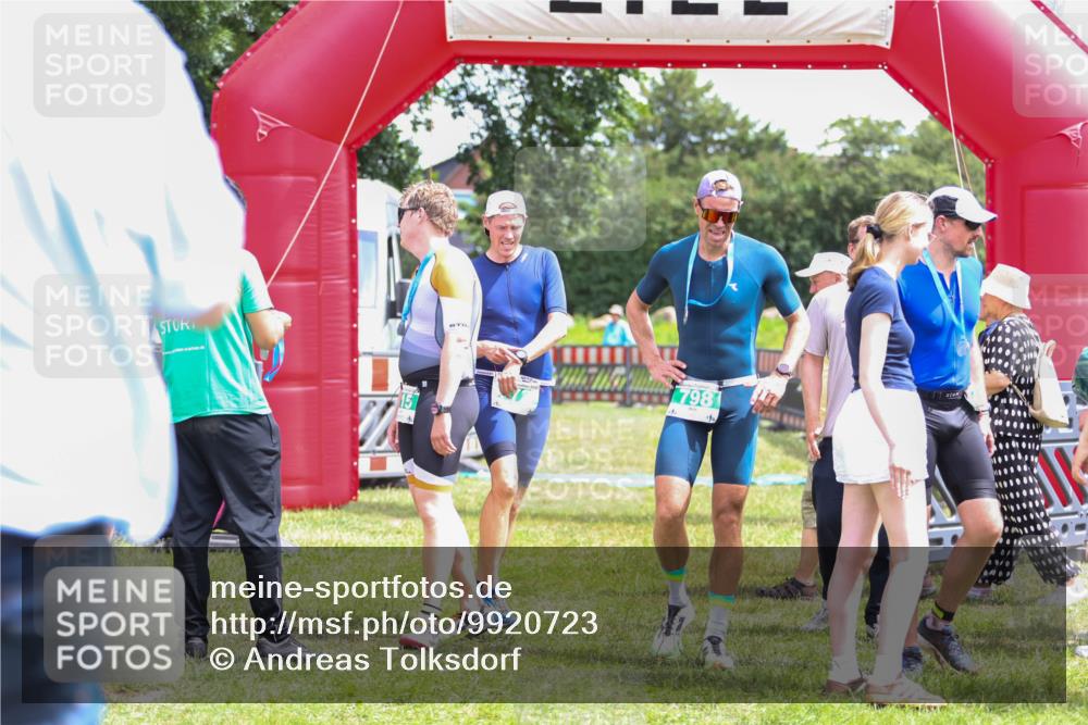 21.06.2026 - 29. Vierlanden-Triathlon Andreas Tolksdorf http://msf.ph/oto/9920723 21.06.2026 13:18:38 Ziel 773 meine-sportfotos.de
