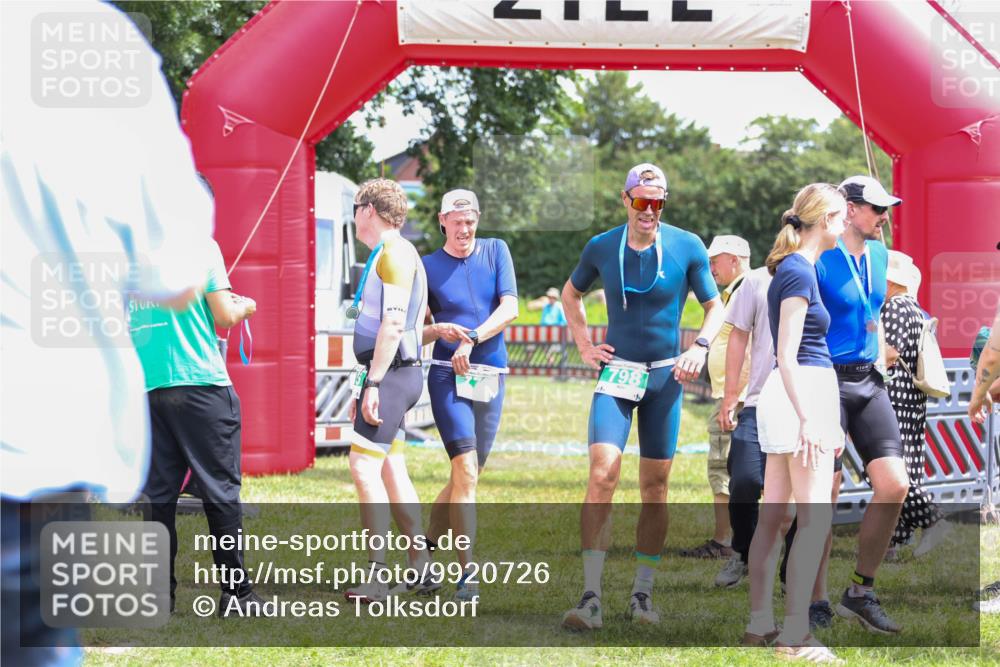 21.06.2026 - 29. Vierlanden-Triathlon Andreas Tolksdorf http://msf.ph/oto/9920726 21.06.2026 13:18:38 Ziel 773 meine-sportfotos.de