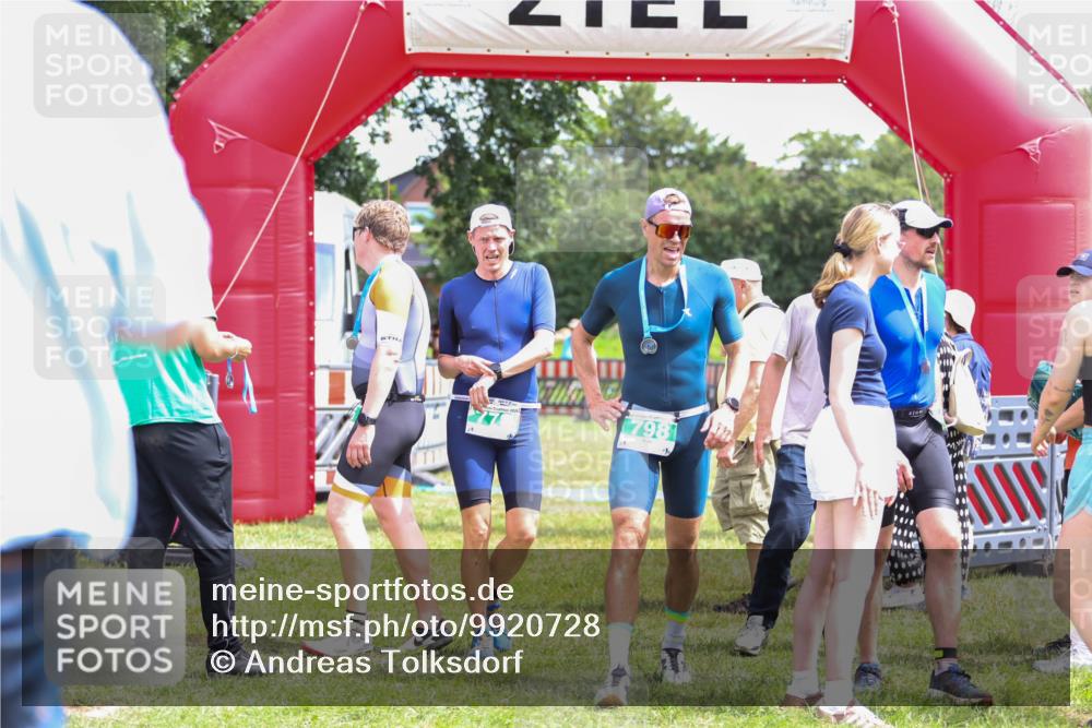 21.06.2026 - 29. Vierlanden-Triathlon Andreas Tolksdorf http://msf.ph/oto/9920728 21.06.2026 13:18:38 Ziel 773 meine-sportfotos.de