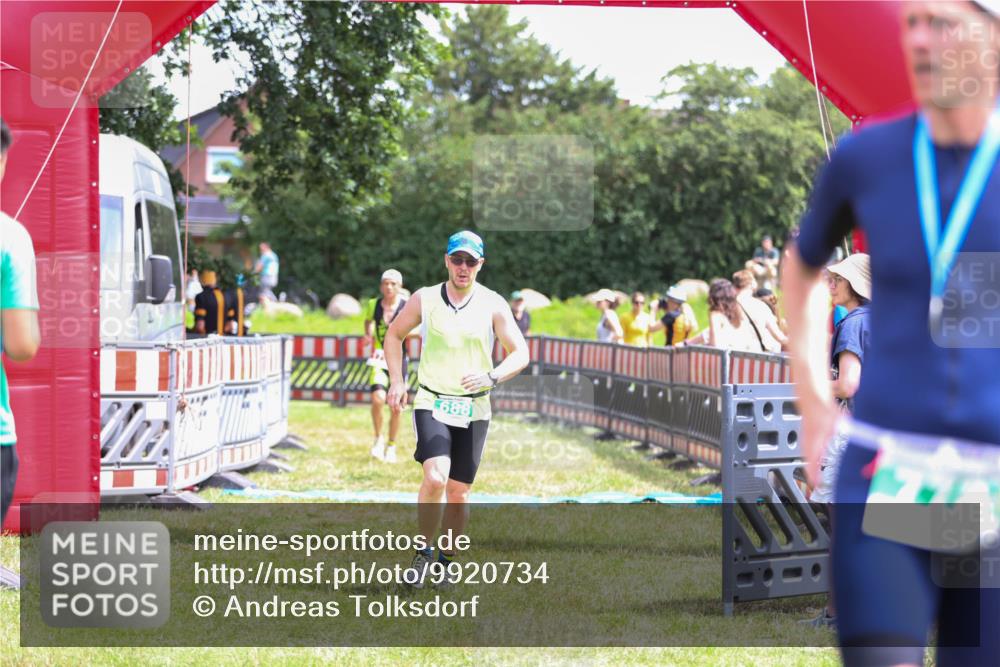 21.06.2026 - 29. Vierlanden-Triathlon Andreas Tolksdorf http://msf.ph/oto/9920734 21.06.2026 13:18:52 Ziel 179, 688 meine-sportfotos.de