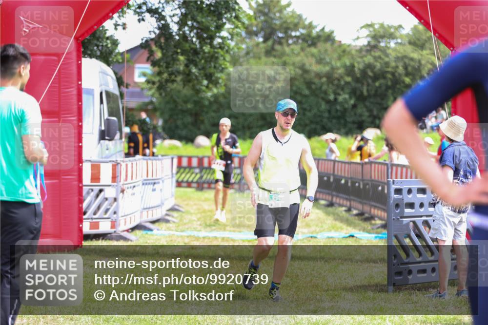 21.06.2026 - 29. Vierlanden-Triathlon Andreas Tolksdorf http://msf.ph/oto/9920739 21.06.2026 13:18:52 Ziel 179, 688 meine-sportfotos.de