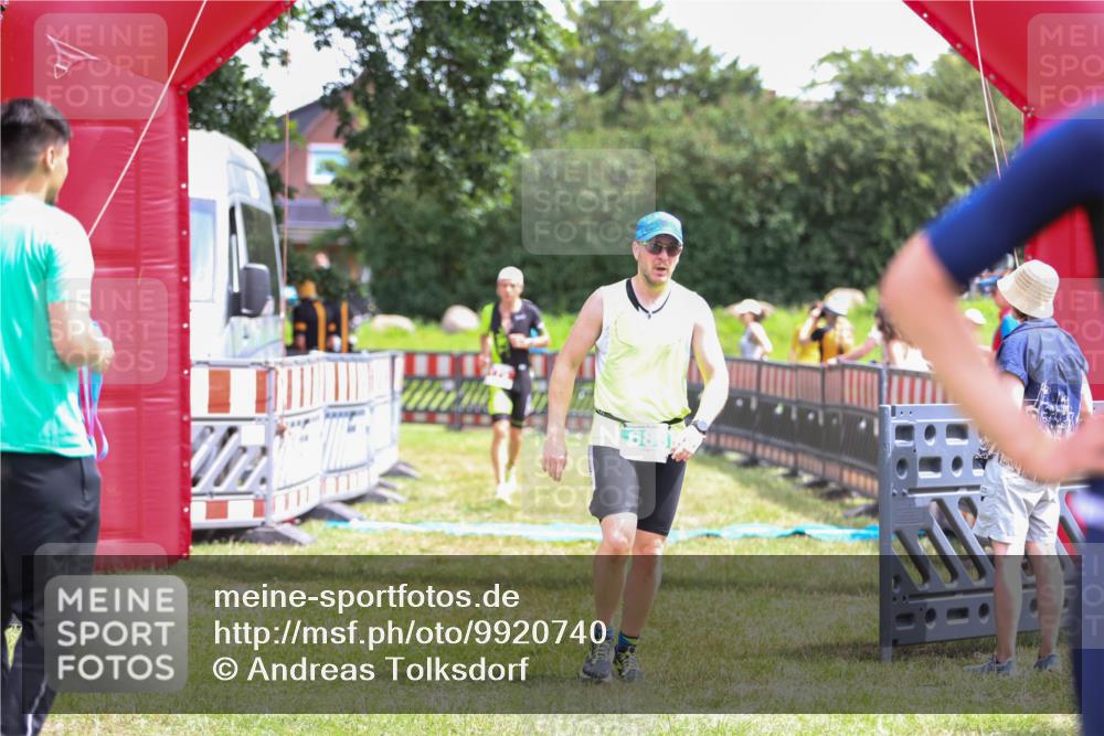 21.06.2026 - 29. Vierlanden-Triathlon Andreas Tolksdorf http://msf.ph/oto/9920740 21.06.2026 13:18:52 Ziel 179, 688 meine-sportfotos.de