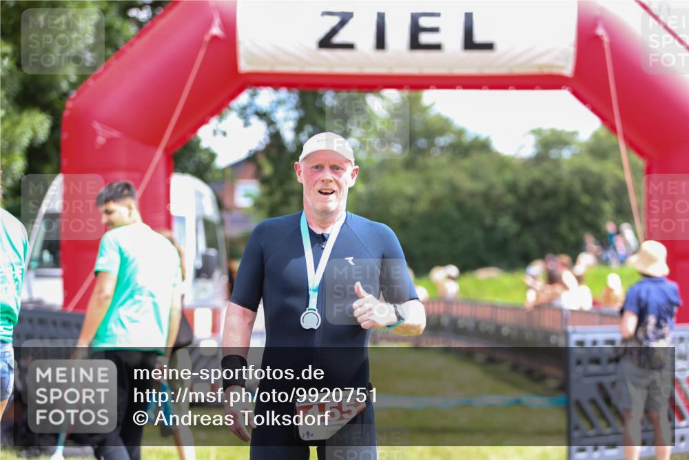 21.06.2026 - 29. Vierlanden-Triathlon Andreas Tolksdorf http://msf.ph/oto/9920751 21.06.2026 13:20:00 Ziel 673, 811 meine-sportfotos.de