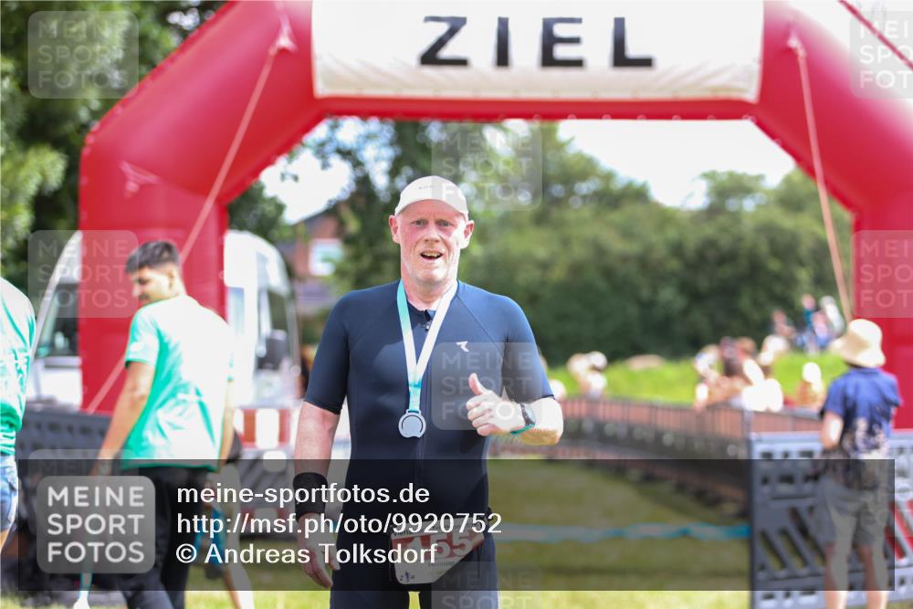 21.06.2026 - 29. Vierlanden-Triathlon Andreas Tolksdorf http://msf.ph/oto/9920752 21.06.2026 13:20:00 Ziel 673, 811 meine-sportfotos.de