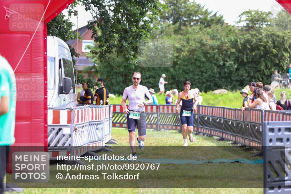 21.06.2026 - 29. Vierlanden-Triathlon Andreas Tolksdorf http://msf.ph/oto/9920767 21.06.2026 13:20:07 Ziel 673, 751, 811 meine-sportfotos.de