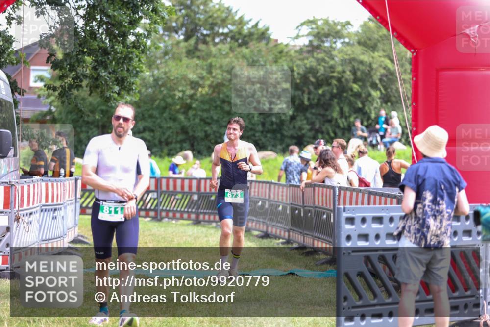 21.06.2026 - 29. Vierlanden-Triathlon Andreas Tolksdorf http://msf.ph/oto/9920779 21.06.2026 13:20:10 Ziel 673, 751, 811 meine-sportfotos.de