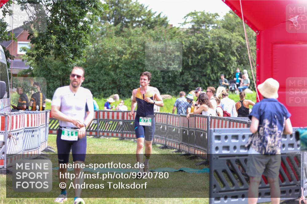 21.06.2026 - 29. Vierlanden-Triathlon Andreas Tolksdorf http://msf.ph/oto/9920780 21.06.2026 13:20:10 Ziel 673, 751, 811 meine-sportfotos.de