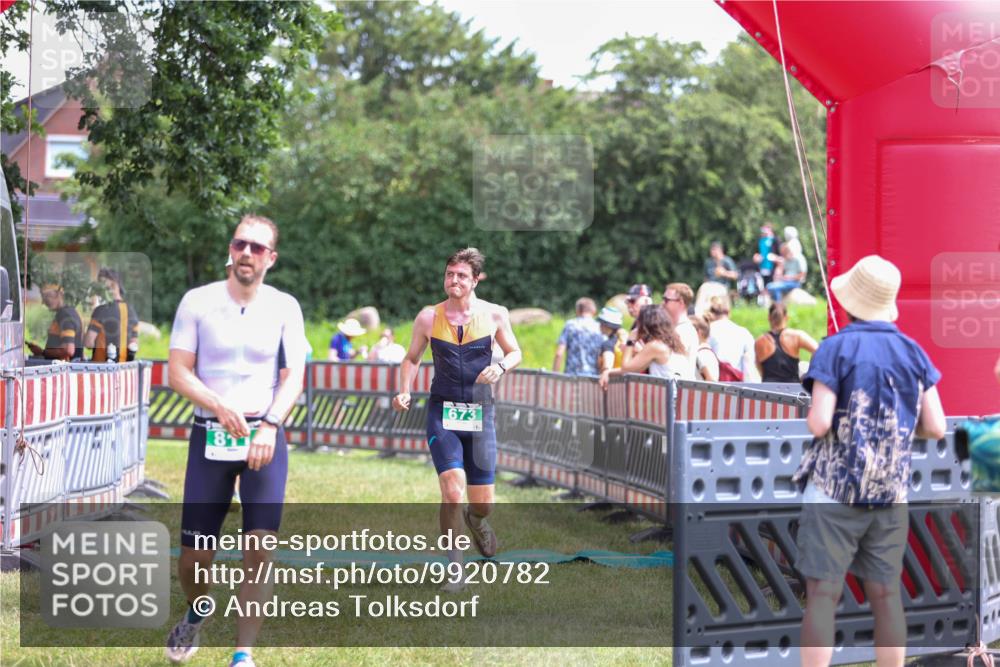 21.06.2026 - 29. Vierlanden-Triathlon Andreas Tolksdorf http://msf.ph/oto/9920782 21.06.2026 13:20:10 Ziel 673, 751, 811 meine-sportfotos.de