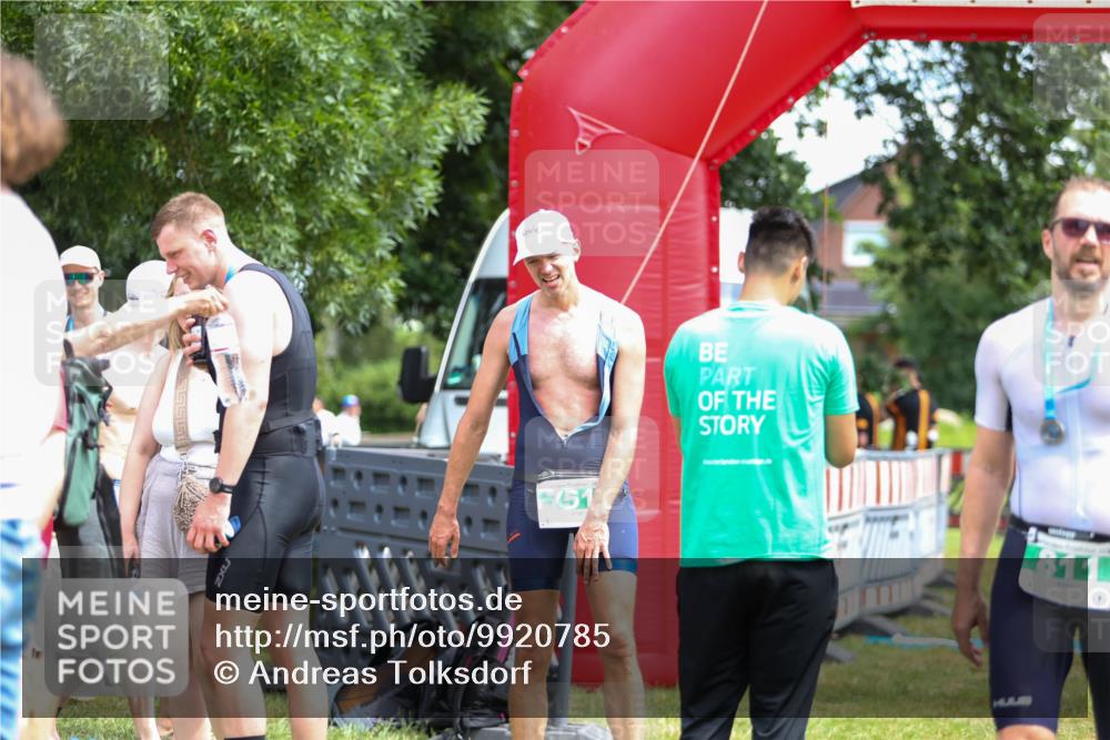 21.06.2026 - 29. Vierlanden-Triathlon Andreas Tolksdorf http://msf.ph/oto/9920785 21.06.2026 13:20:17 Ziel 709, 751 meine-sportfotos.de