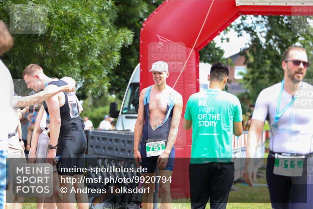21.06.2026 - 29. Vierlanden-Triathlon Andreas Tolksdorf http://msf.ph/oto/9920794 21.06.2026 13:20:17 Ziel 709, 751 meine-sportfotos.de