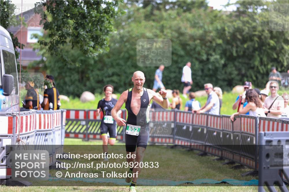 21.06.2026 - 29. Vierlanden-Triathlon Andreas Tolksdorf http://msf.ph/oto/9920833 21.06.2026 13:20:52 Ziel 802, 876 meine-sportfotos.de