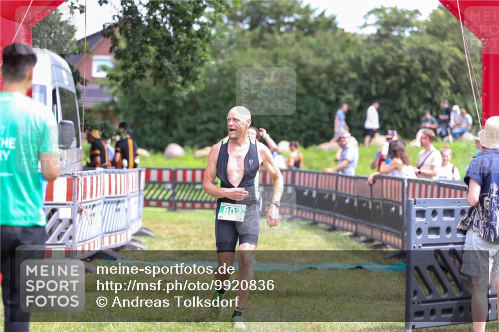 21.06.2026 - 29. Vierlanden-Triathlon Andreas Tolksdorf http://msf.ph/oto/9920836 21.06.2026 13:20:54 Ziel 802, 876 meine-sportfotos.de
