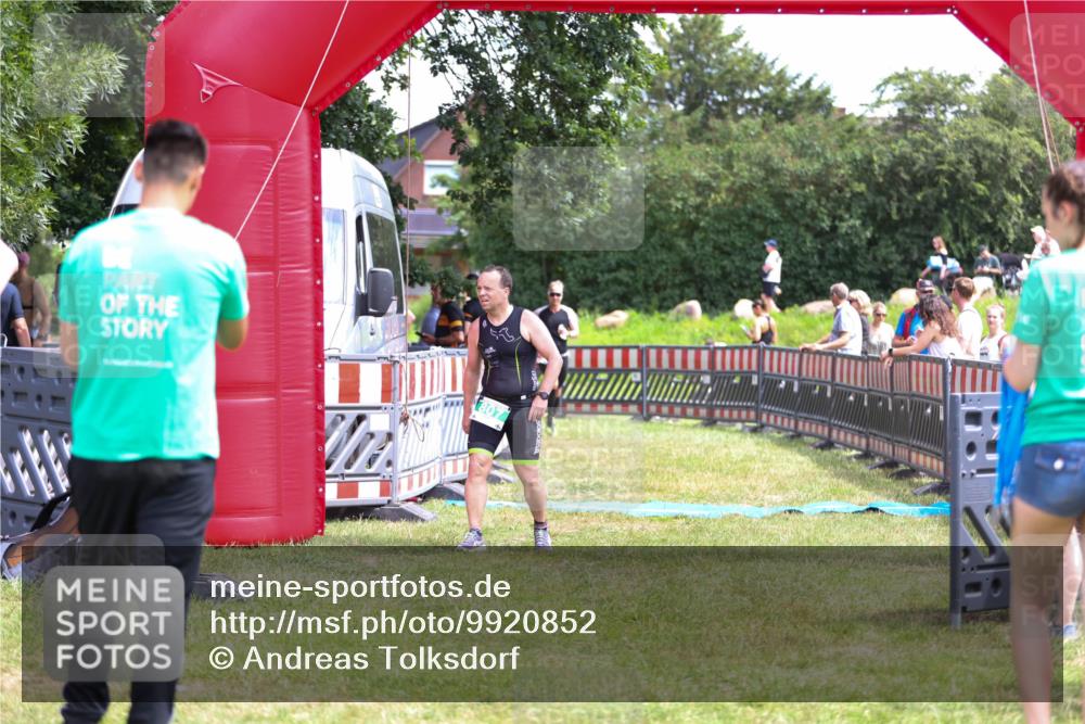 21.06.2026 - 29. Vierlanden-Triathlon Andreas Tolksdorf http://msf.ph/oto/9920852 21.06.2026 13:21:19 Ziel 176, 807 meine-sportfotos.de