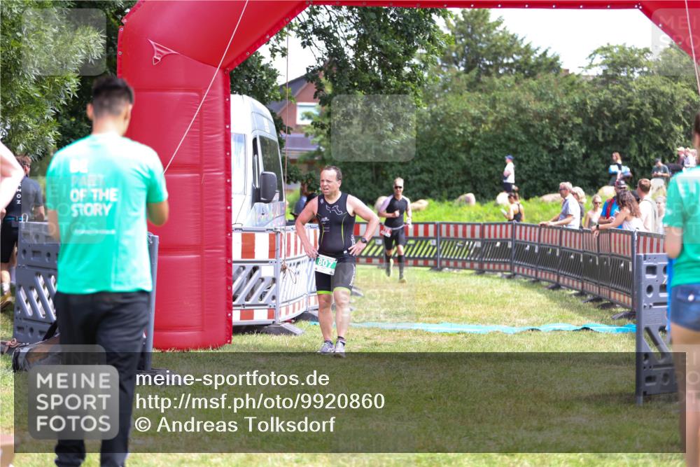 21.06.2026 - 29. Vierlanden-Triathlon Andreas Tolksdorf http://msf.ph/oto/9920860 21.06.2026 13:21:20 Ziel 176, 807 meine-sportfotos.de