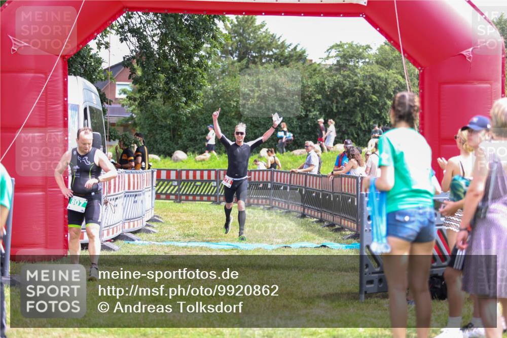 21.06.2026 - 29. Vierlanden-Triathlon Andreas Tolksdorf http://msf.ph/oto/9920862 21.06.2026 13:21:22 Ziel 176, 807 meine-sportfotos.de