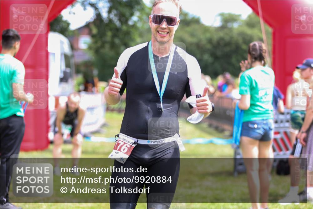 21.06.2026 - 29. Vierlanden-Triathlon Andreas Tolksdorf http://msf.ph/oto/9920884 21.06.2026 13:21:33 Ziel  meine-sportfotos.de