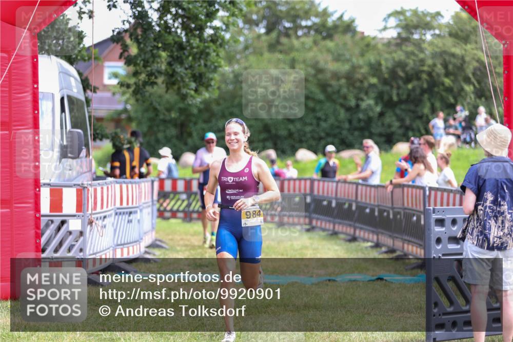 21.06.2026 - 29. Vierlanden-Triathlon Andreas Tolksdorf http://msf.ph/oto/9920901 21.06.2026 13:22:03 Ziel 195, 740, 984 meine-sportfotos.de