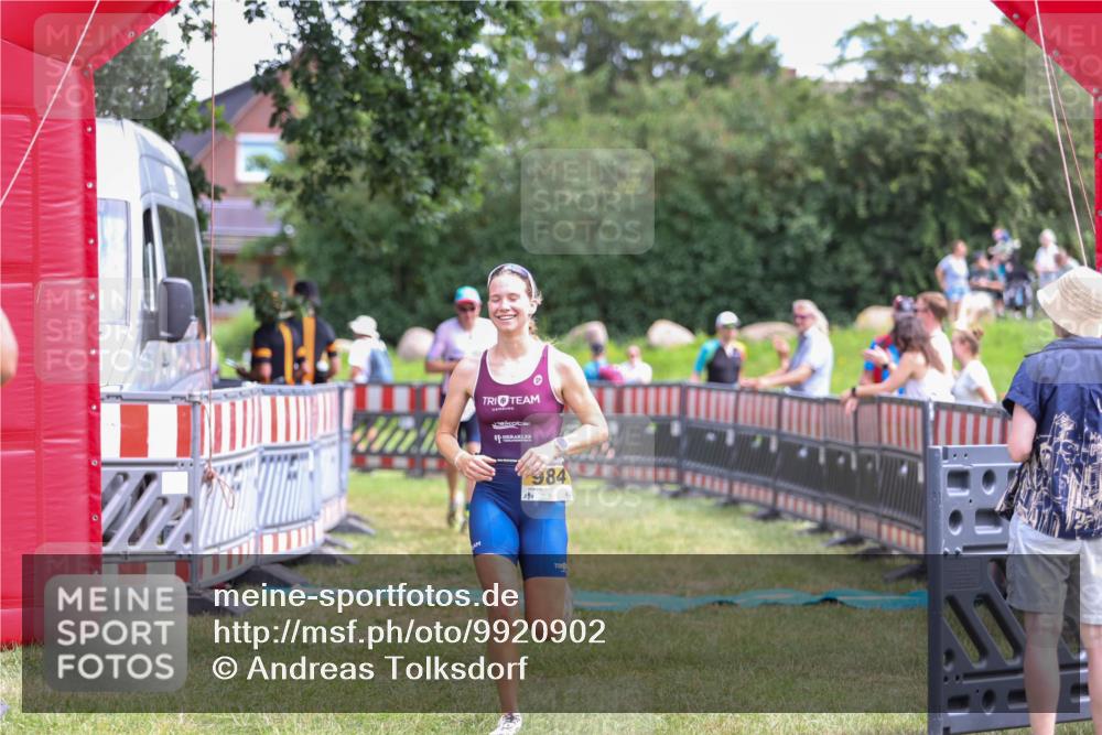 21.06.2026 - 29. Vierlanden-Triathlon Andreas Tolksdorf http://msf.ph/oto/9920902 21.06.2026 13:22:03 Ziel 195, 740, 984 meine-sportfotos.de
