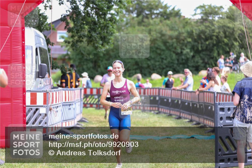 21.06.2026 - 29. Vierlanden-Triathlon Andreas Tolksdorf http://msf.ph/oto/9920903 21.06.2026 13:22:03 Ziel 195, 740, 984 meine-sportfotos.de