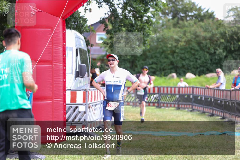 21.06.2026 - 29. Vierlanden-Triathlon Andreas Tolksdorf http://msf.ph/oto/9920906 21.06.2026 13:22:09 Ziel 195, 740 meine-sportfotos.de