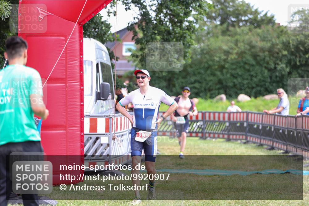 21.06.2026 - 29. Vierlanden-Triathlon Andreas Tolksdorf http://msf.ph/oto/9920907 21.06.2026 13:22:09 Ziel 195, 740 meine-sportfotos.de