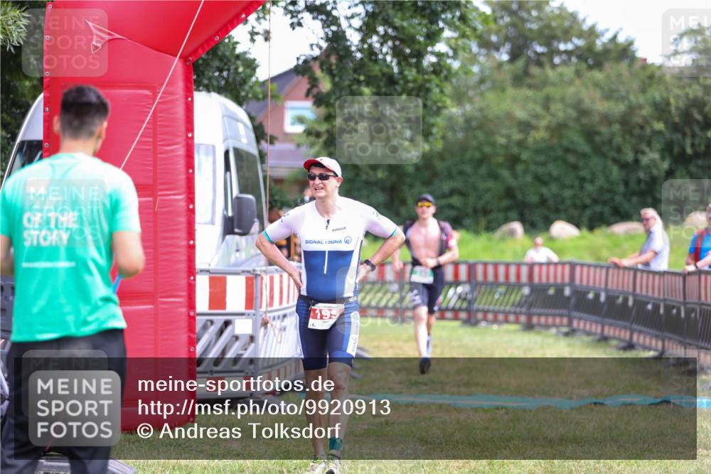 21.06.2026 - 29. Vierlanden-Triathlon Andreas Tolksdorf http://msf.ph/oto/9920913 21.06.2026 13:22:10 Ziel 195, 740, 1014 meine-sportfotos.de