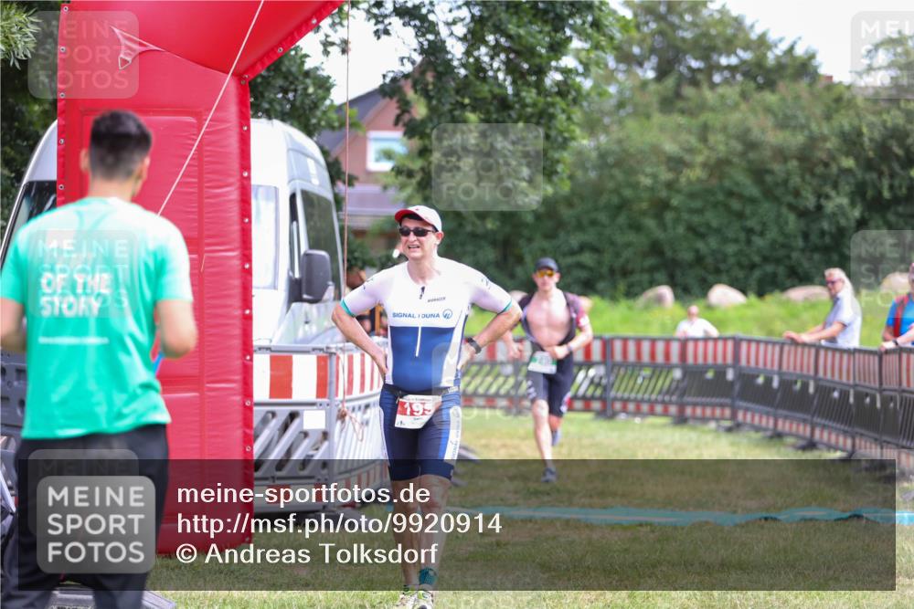 21.06.2026 - 29. Vierlanden-Triathlon Andreas Tolksdorf http://msf.ph/oto/9920914 21.06.2026 13:22:10 Ziel 195, 740, 1014 meine-sportfotos.de