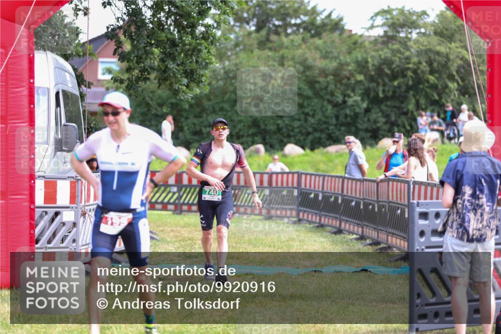 21.06.2026 - 29. Vierlanden-Triathlon Andreas Tolksdorf http://msf.ph/oto/9920916 21.06.2026 13:22:12 Ziel 740, 1014 meine-sportfotos.de