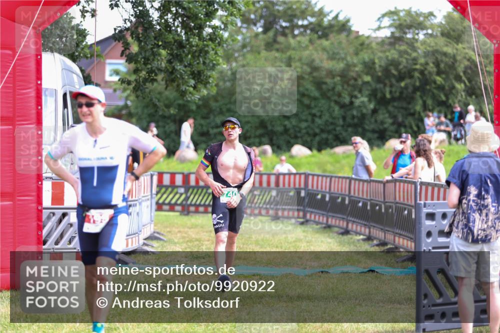21.06.2026 - 29. Vierlanden-Triathlon Andreas Tolksdorf http://msf.ph/oto/9920922 21.06.2026 13:22:12 Ziel 740, 1014 meine-sportfotos.de