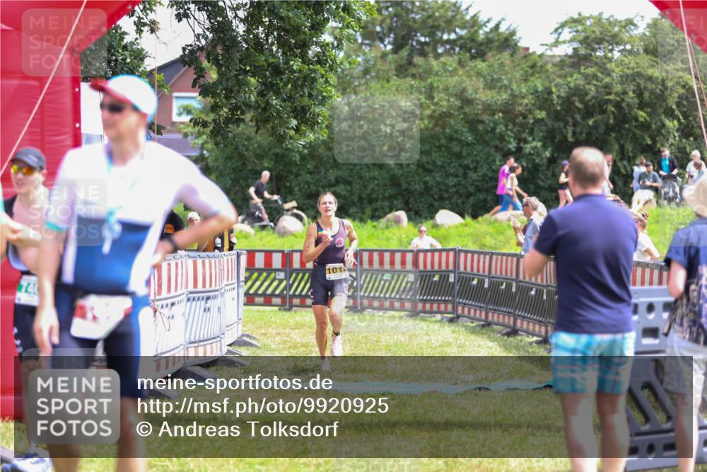 21.06.2026 - 29. Vierlanden-Triathlon Andreas Tolksdorf http://msf.ph/oto/9920925 21.06.2026 13:22:20 Ziel 293, 779, 1014 meine-sportfotos.de