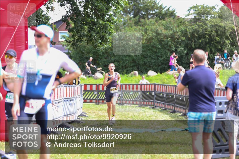 21.06.2026 - 29. Vierlanden-Triathlon Andreas Tolksdorf http://msf.ph/oto/9920926 21.06.2026 13:22:20 Ziel 293, 779, 1014 meine-sportfotos.de