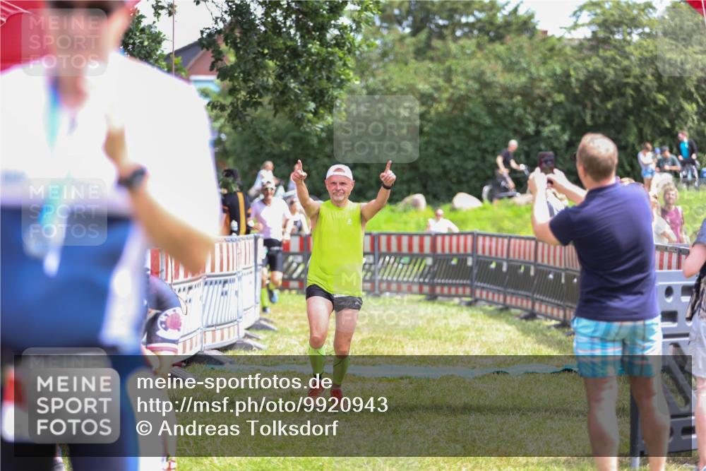 21.06.2026 - 29. Vierlanden-Triathlon Andreas Tolksdorf http://msf.ph/oto/9920943 21.06.2026 13:22:25 Ziel 293, 756, 779, 1014 meine-sportfotos.de