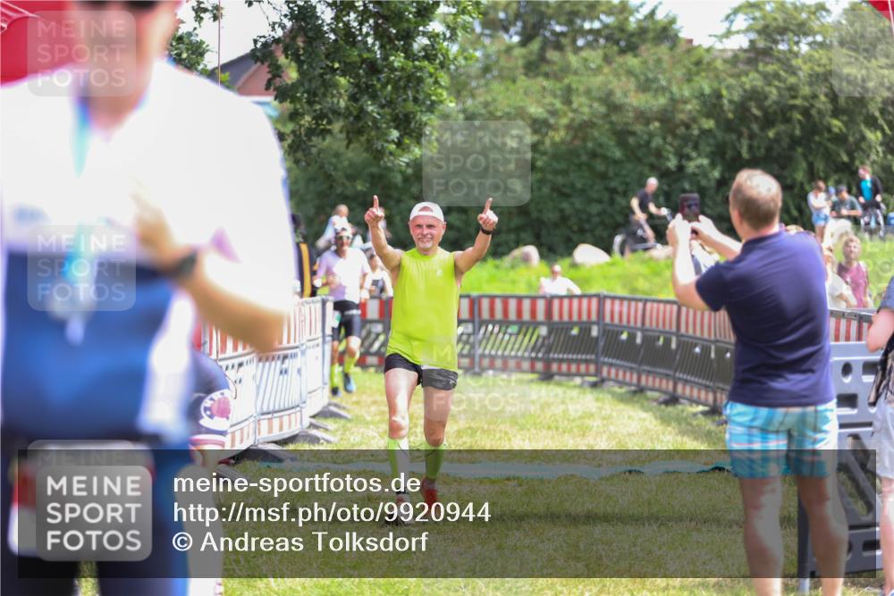 21.06.2026 - 29. Vierlanden-Triathlon Andreas Tolksdorf http://msf.ph/oto/9920944 21.06.2026 13:22:25 Ziel 293, 756, 779, 1014 meine-sportfotos.de