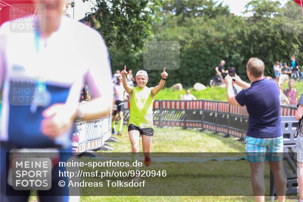 21.06.2026 - 29. Vierlanden-Triathlon Andreas Tolksdorf http://msf.ph/oto/9920946 21.06.2026 13:22:25 Ziel 293, 756, 779, 1014 meine-sportfotos.de