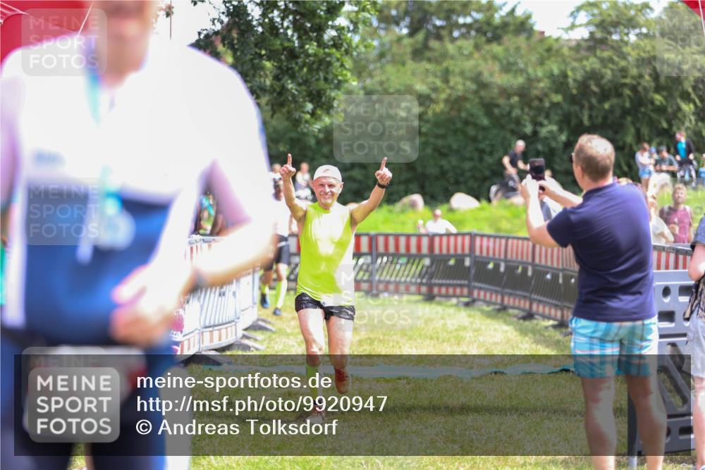21.06.2026 - 29. Vierlanden-Triathlon Andreas Tolksdorf http://msf.ph/oto/9920947 21.06.2026 13:22:25 Ziel 293, 756, 779, 1014 meine-sportfotos.de