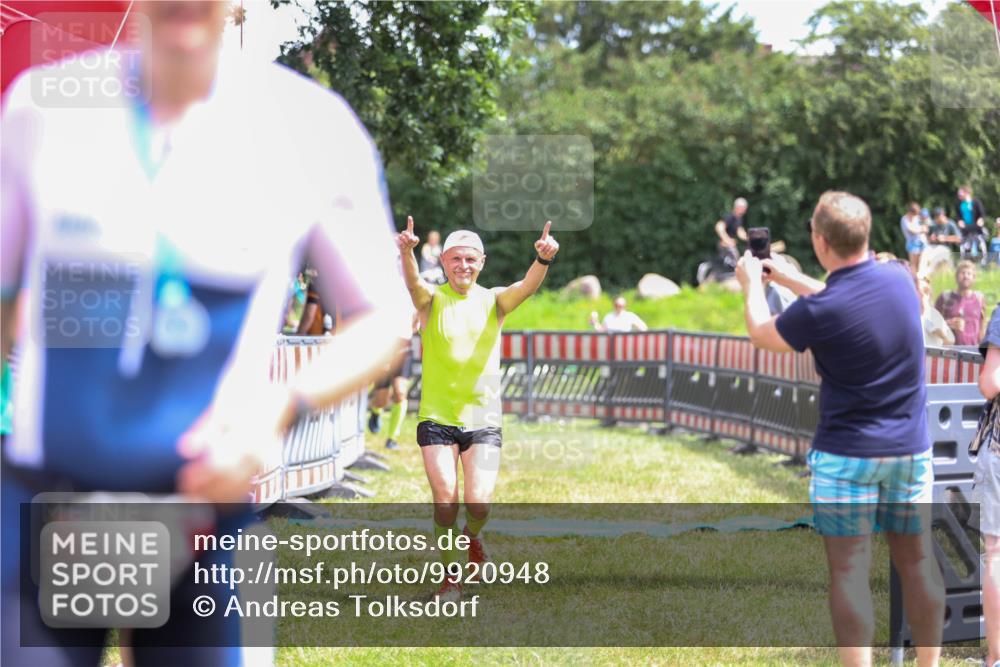 21.06.2026 - 29. Vierlanden-Triathlon Andreas Tolksdorf http://msf.ph/oto/9920948 21.06.2026 13:22:26 Ziel 293, 756, 779, 1014 meine-sportfotos.de