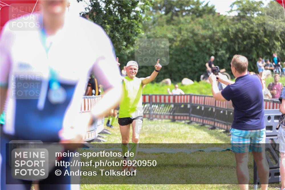 21.06.2026 - 29. Vierlanden-Triathlon Andreas Tolksdorf http://msf.ph/oto/9920950 21.06.2026 13:22:26 Ziel 293, 756, 779, 1014 meine-sportfotos.de