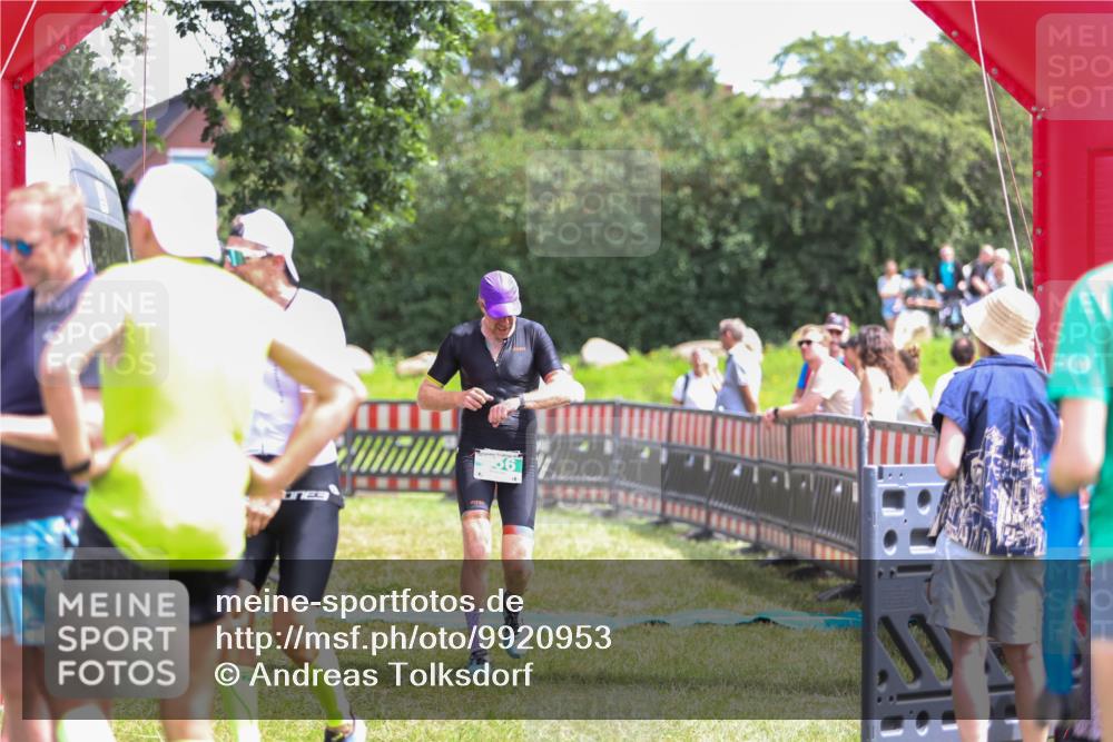 21.06.2026 - 29. Vierlanden-Triathlon Andreas Tolksdorf http://msf.ph/oto/9920953 21.06.2026 13:22:37 Ziel 756, 1017 meine-sportfotos.de